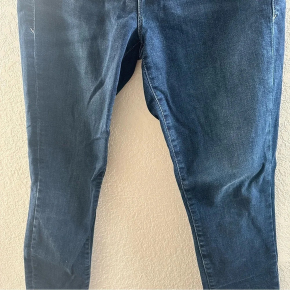 Good American Good Legs Skinny Cropped Jeans in Blue260 - Picture 4 of 9